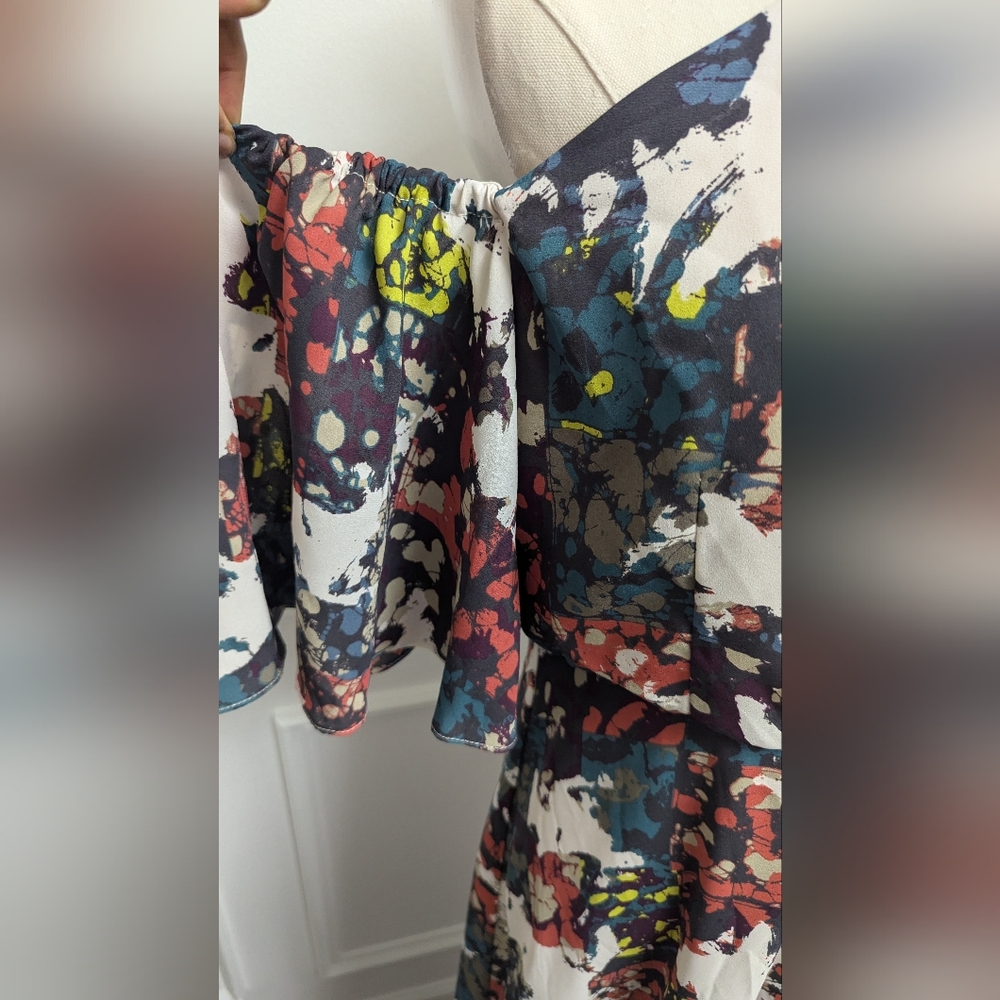 Reg $300 BCBGMAXAZRIA Kelley Off-The-Shoulder Halter Gown Size 4 - Picture 4 of 7